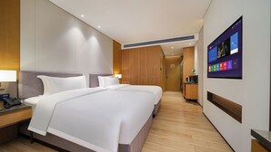 Basic-Doppelzimmer | Schreibtisch, laptopgeeigneter Arbeitsplatz, Verdunkelungsvorhänge