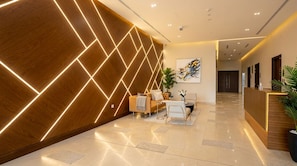Unclassified image, 4 of 36, button - reflection Tower (Abu Dhabi)