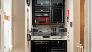 Private kitchen - Maltese Home w/ Balcony - Valletta (Valletta)