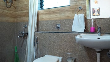 Casa de campo | Baño | Ducha, toallas, jabón y champú