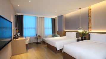 Superior Twin Room, City View | Desk, WiFi (free)