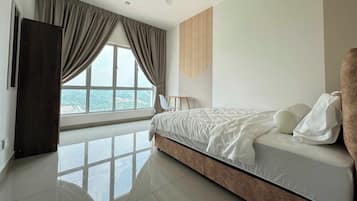 Deluxe Double Room | Meja, Wi-fi percuma, cadar katil