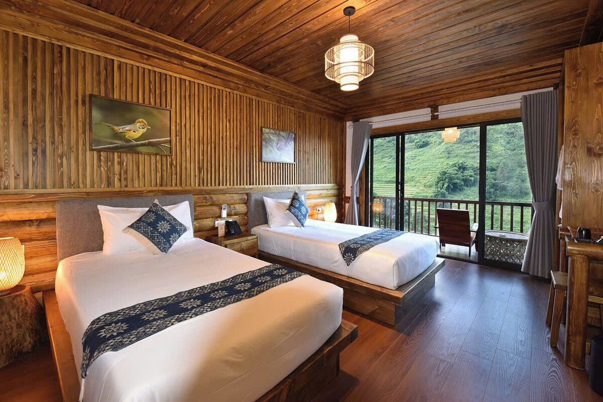 Quarto superior, sacada, vista para a montanha | Roupas de cama premium