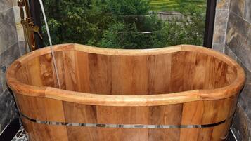 Family Room, Balcony, Mountain View | Deep soaking bathtub