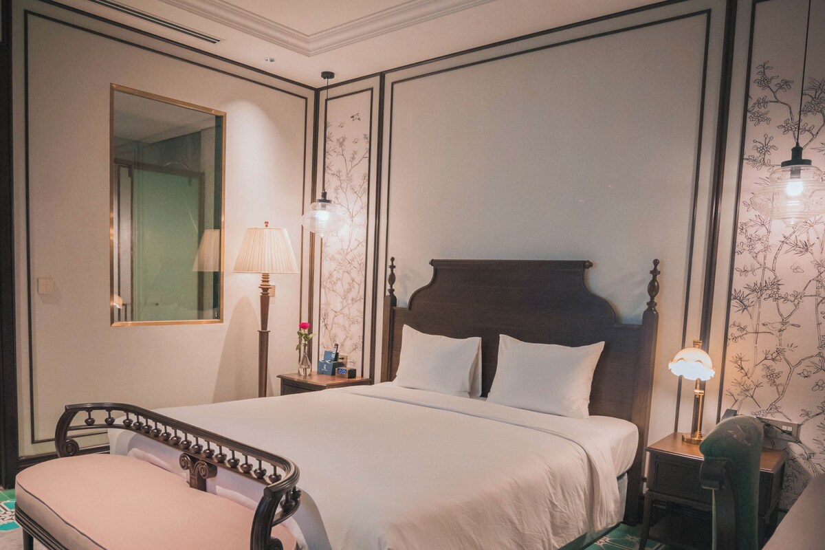 Deluxe Double Room | In-room safe, blackout drapes, soundproofing