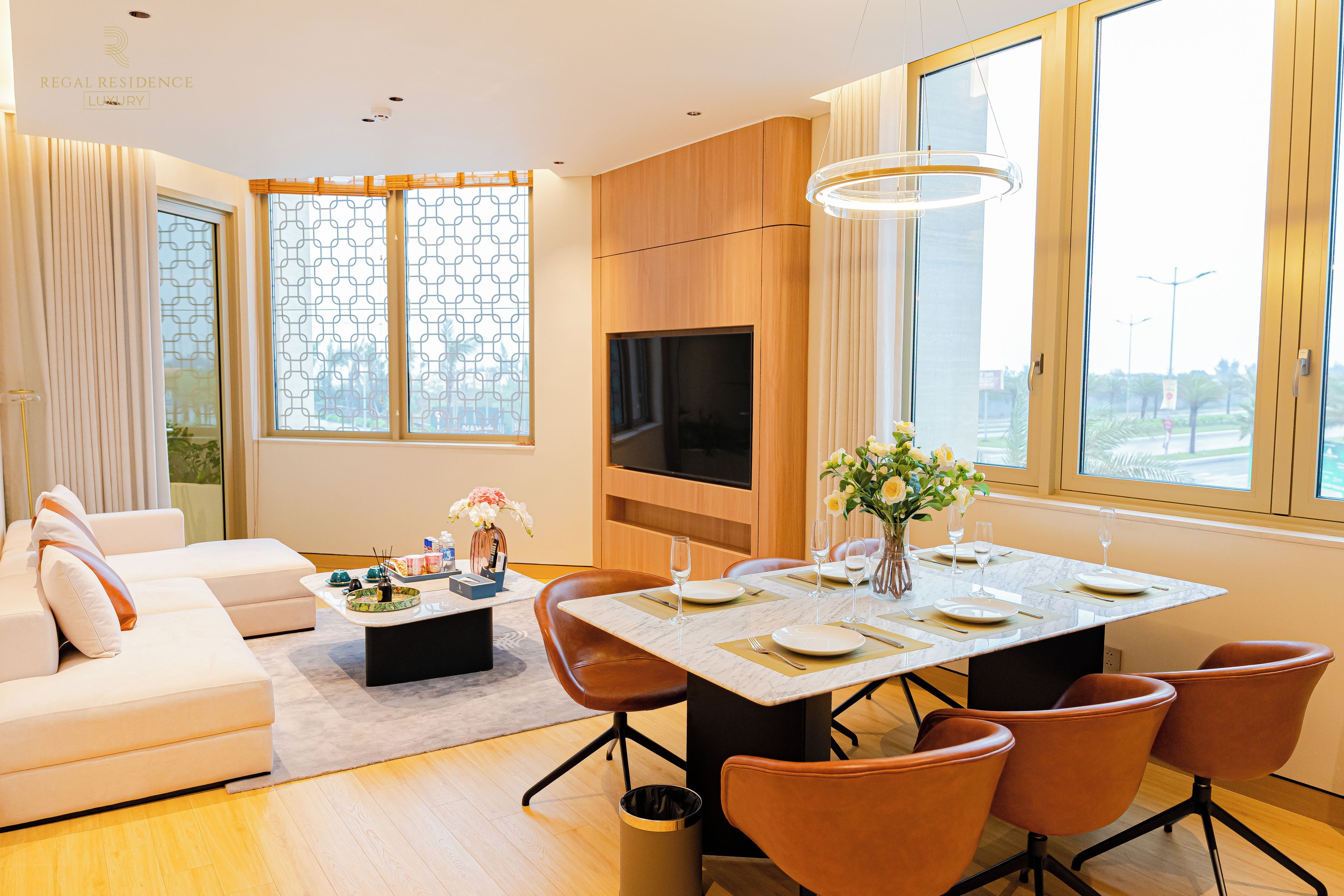 Deluxe Apartment | Dining