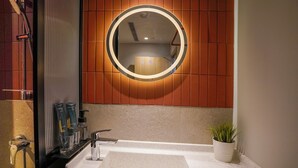 Unclassified image, 2 of 17, button - ST Signature Midtown (Singapore)