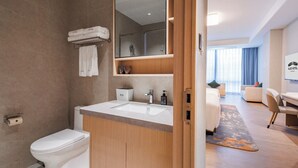 Deluxe Double Room | Bathroom - ALSO HOTEL Shanghai (Qingpu)