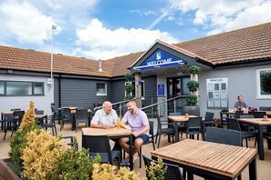 Huis, 2 slaapkamers, open haard | Dineren