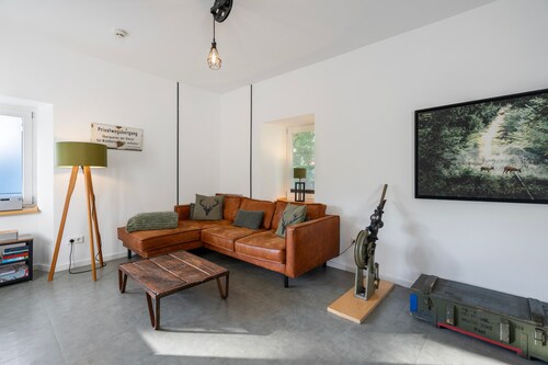 Ferienhaus 'Stellwerk Ringelstein' mit Terrasse, privater Sauna, Kaminofen & WLAN