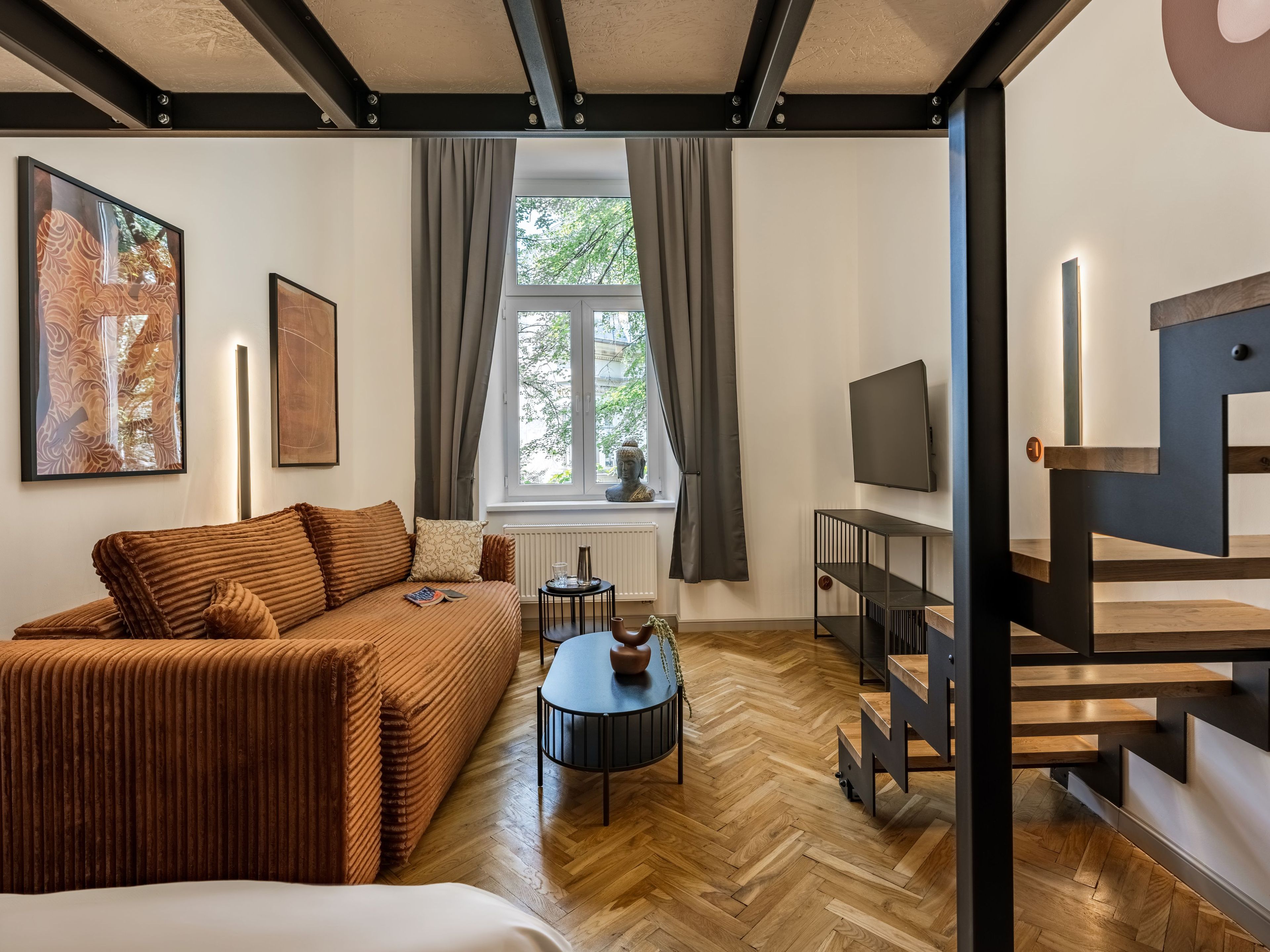 Family Apartment, City View | Living room