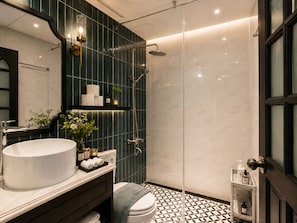 Superior Double Room, 1 Katil Ratu (Queen) | Bilik Mandi | Kelengkapan dandanan diri percuma, pengering rambut, selipar 