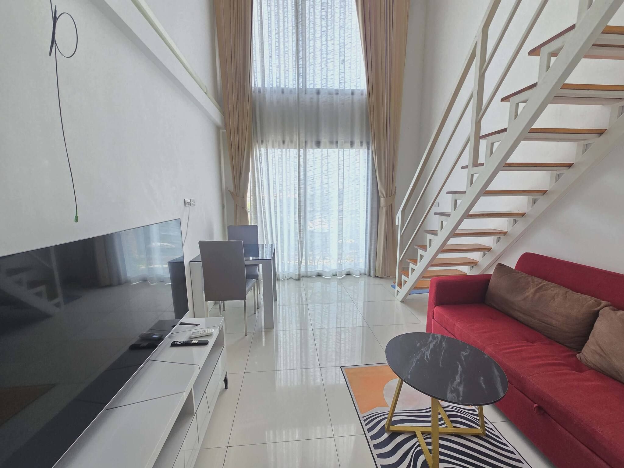 Room, 1 Bedroom, Balcony, Garden View | Living area