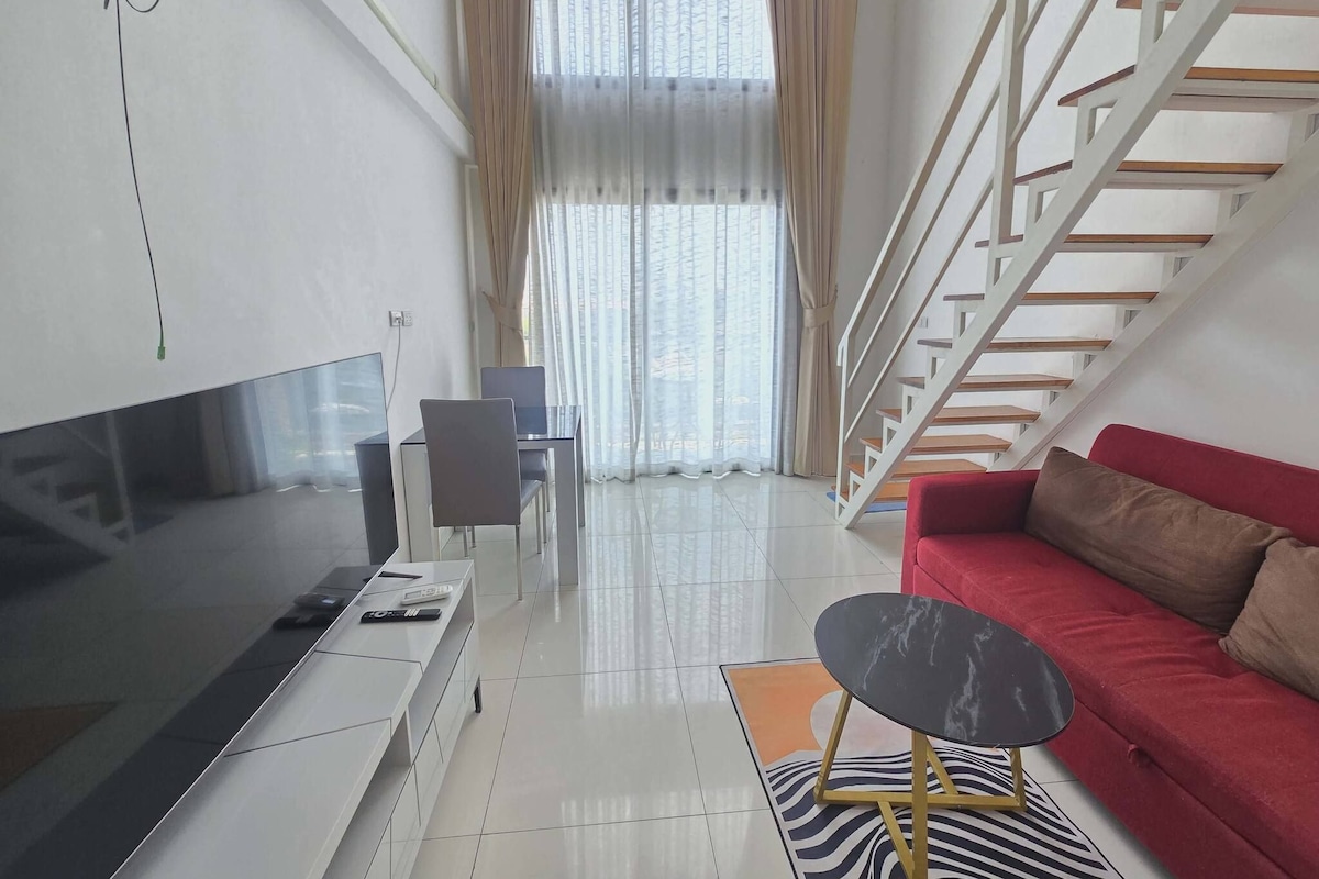 Room, 1 Bedroom, Balcony, Garden View | Living area