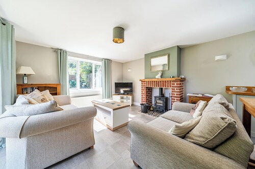 One Bed Bungalow Sleeps 4 - Garden - Wifi & Tv