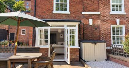 Bridgnorth Home | Parking | Dog Friendly-Sleeps 6