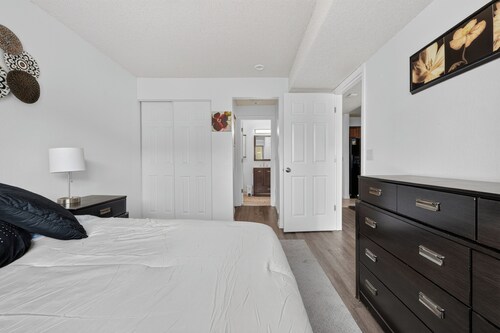 Remodeled  1-bedroom condo with garage in Anchorage perfect for a relaxing stay