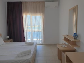 Ảnh chưa phân loại, 5 trong số 14 ảnh, nút