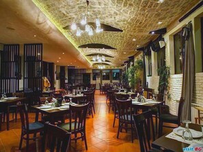 Dining - Apartments Flora (Samokov)
