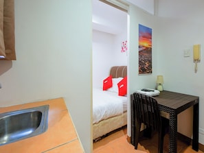 Room - Zen Rooms Basic Pasong Tamo (Makati)