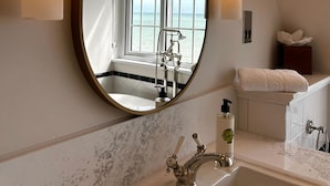 Bathroom - White Horse Hotel (Brighton)