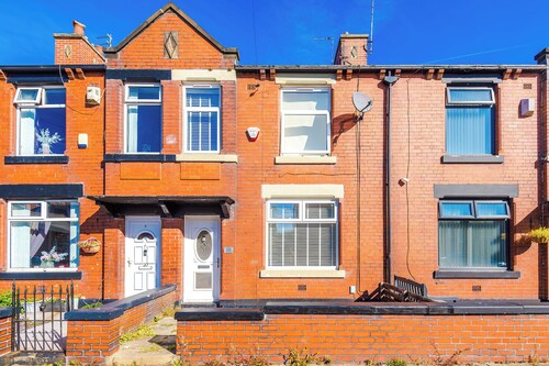 2 Bed House Rochdale Free Parking