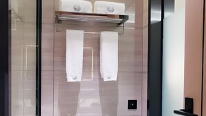 Unclassified image, 5 of 43, button - GYA Jurong Yinglun International Hotel (Zhenjiang)