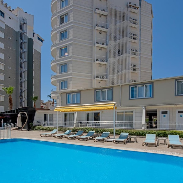 Pool - Theluna Suite Hotel (Konyaalti)