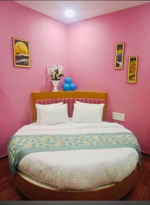 Deluxe Double Room - Hotel Silver Retreat (Gandhinagar Gujrat)
