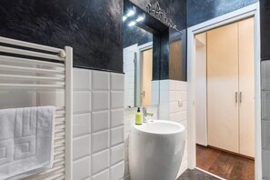 Ảnh chưa phân loại, 5 trong số 36 ảnh, nút