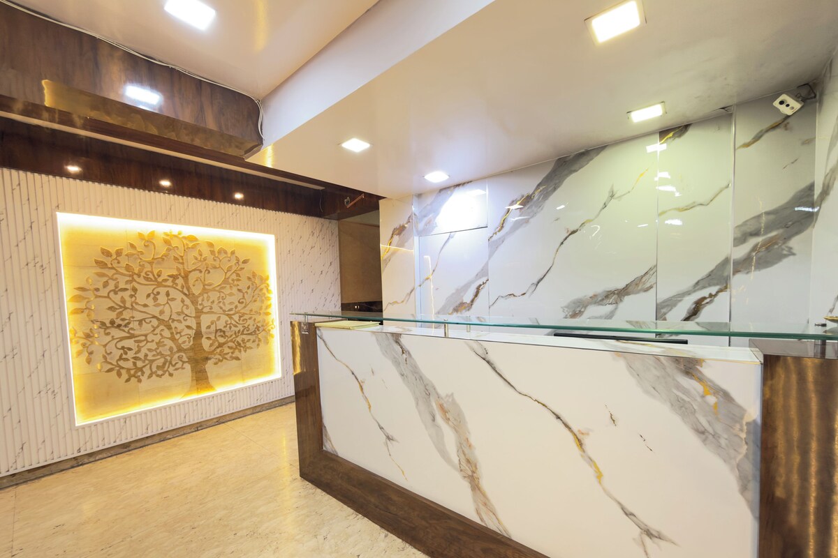 Deluxe Triple Room, Air conditioning, City View | Lobby