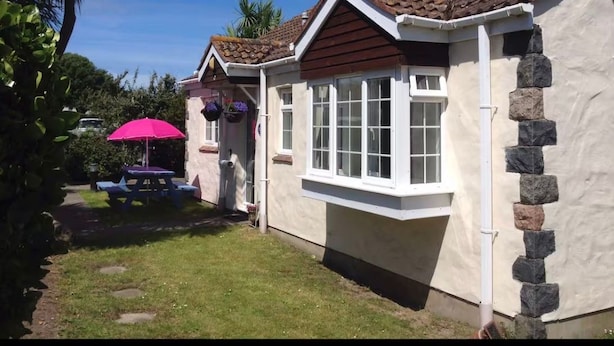 Unclassified image, 1 of 8, button - Guernsey 2 bedroom cottage near Perelle Bay (Saint Saviour)