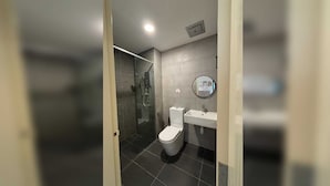 Bathroom - OYO O Meta City Residences (Seri Kembangan)
