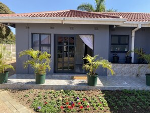 Unclassified image, 2 of 13, button - Modern 2 bed Apartment With 2 Baths - 2391 (Harare)