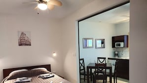 Ảnh chưa phân loại, 3 trong số 10 ảnh, nút