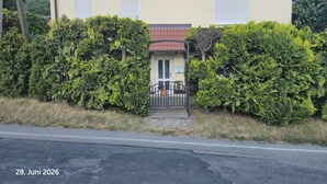 Unclassified image, 5 of 5, button - Vrbo Property (Klipphausen)