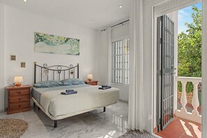 WiFi, bed sheets - Casa Buganvilla in Vélez with sea views, Wi-Fi, and air conditioning (Vélez-Málaga)