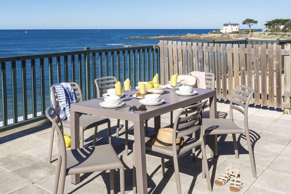 Outdoor dining - Valentin Plage (Batz-sur-Mer)