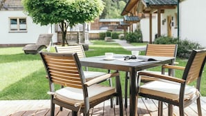 Outdoor dining - Natur & Aktiv Resort Otztal (Oetz)