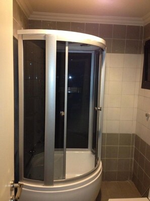 Bathroom - Al Janaderia Suites 7 (Riyadh)