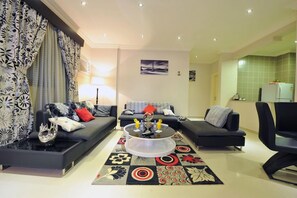 Living area - Al Janaderia Suites 7 (Riyadh)