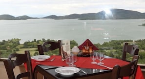 Dining - Nevros (Lake Plastiras)