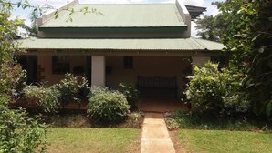 Unclassified image, 2 of 11, button - Kruger Park House [vr] (Mbombela)