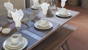Unclassified image, 4 of 11, button - Kruger Park House [vr] (Mbombela)
