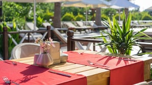 Outdoor dining - Nerissa (Kemer)