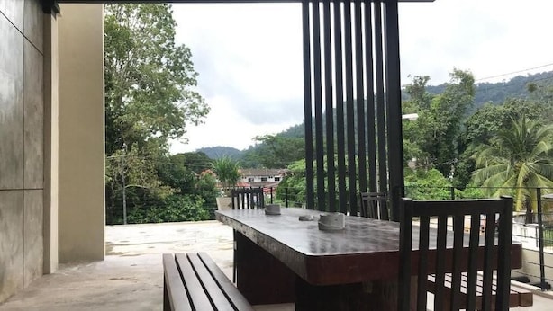 Outdoor dining - LE Lodge Mansion by Le Lodge (Kuantan)
