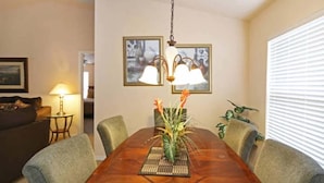 Dining - Villa Alexa (Davenport)