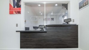 Lobby - Motel6 Moreno Valley, CA - Perris (Moreno Valley)
