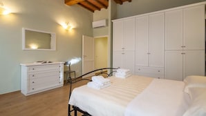 Room - Santo Spirito Bright Flat (Florence)