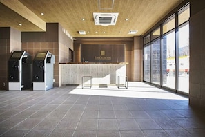 Lobby - The Celecton Kitamoto Ekimae (Kitamoto)